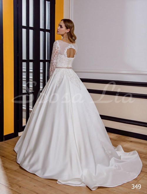 https://www.sposa-lia.com/images/stories/virtuemart/product/349       (3).jpg